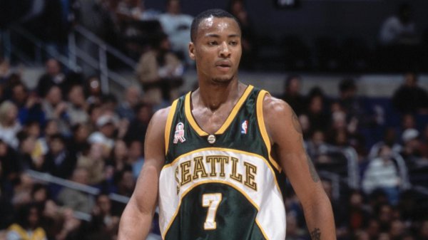 著名的7号篮球明星