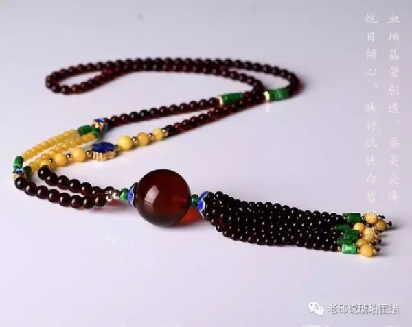 血珀手串戴哪只手