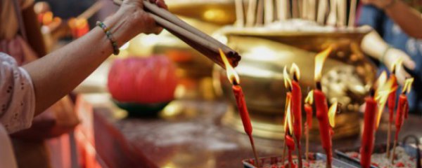 供桌上摆放什么物件