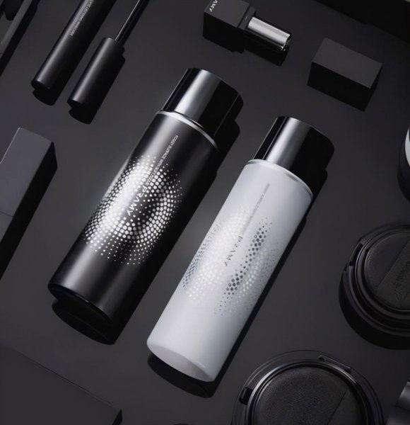 是先喷定妆喷雾还是先擦散粉