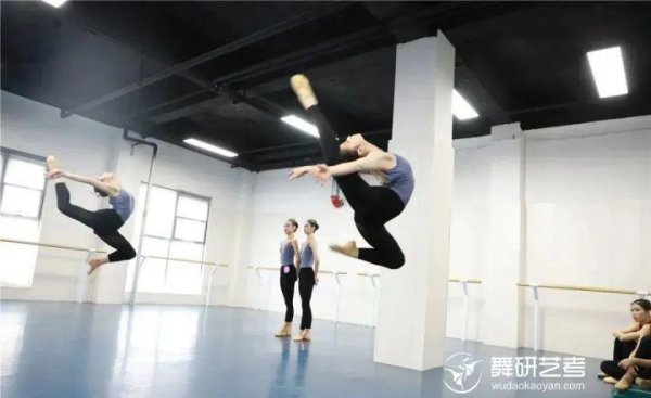 北舞艺考女生要求