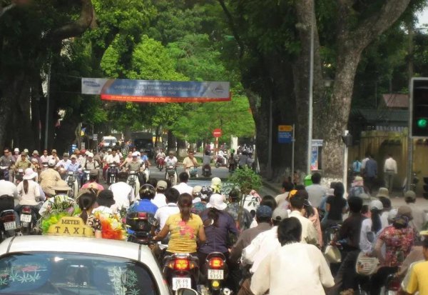 去越南玩一个月大概要多少钱