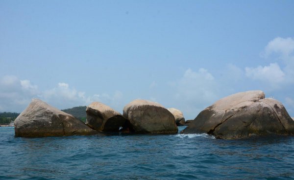 去三亚两个人5000够吗