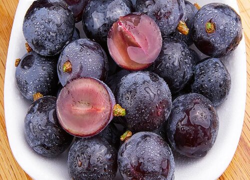 葡萄和什么不能一起吃