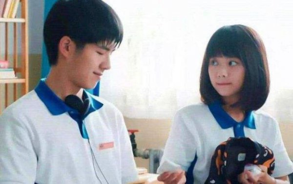 男同桌暗恋你的细节