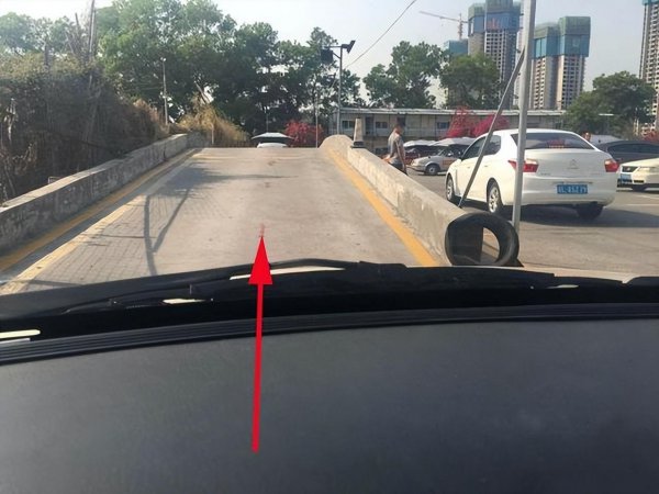 科二半坡起步最笨技巧