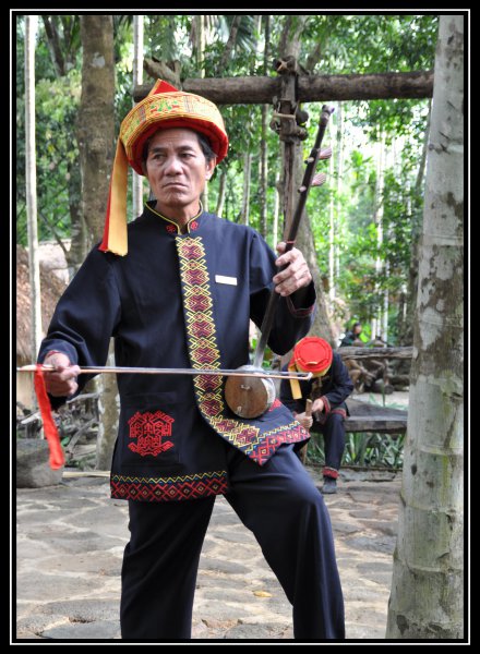 中国黎族主要分布在哪个省