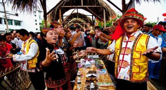 中国黎族主要分布在哪个省