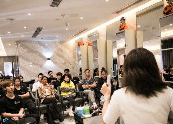 低学历女生吃香的十大职业