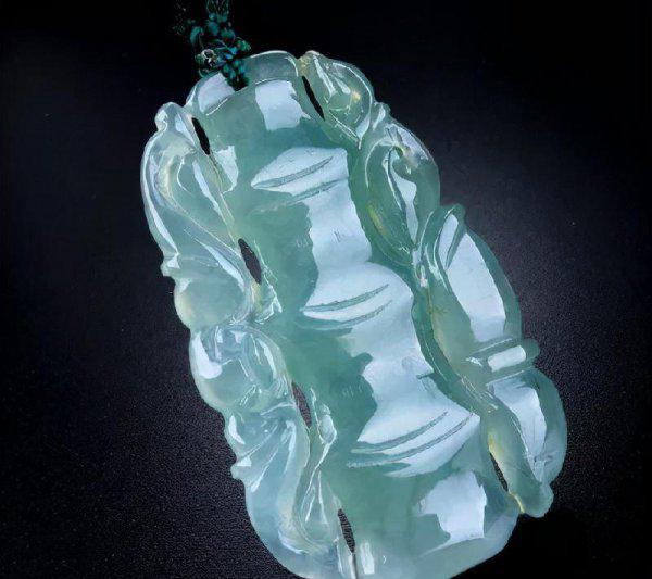 冰种蓝水翡翠属于什么档次的