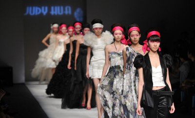 桑蚕丝衣服上的油渍怎么洗掉 桑蚕丝绸衣服清洗妙招