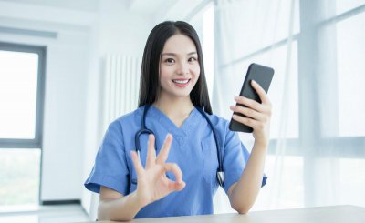 护士转正后的一般工资是多少 护士证的用处大不大