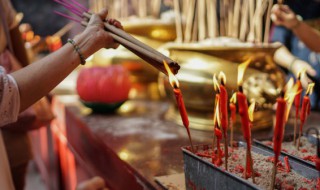 供桌上摆放什么物件 供桌上摆放物件的讲究