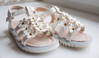 洗凉鞋去污妙招 如何清洗凉鞋