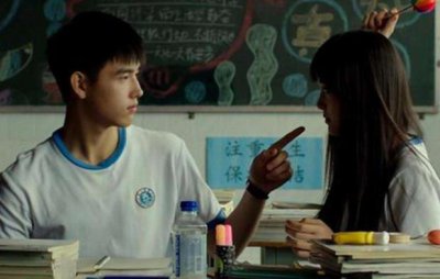 男同桌暗恋你的细节 细节知道异性同桌是不是喜欢自己