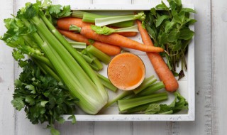 常吃芹菜的好处与坏处 多吃芹菜的好处和坏处