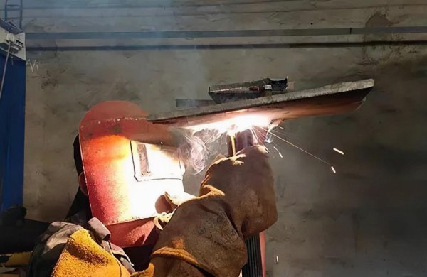 烧电焊的手法和技巧入门