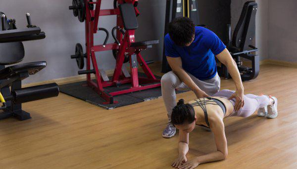 平板支撑如何坚持更久