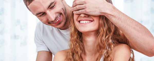 纪念日送女朋友什么