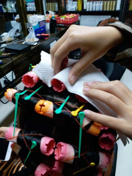 多久烫一次头发比较好