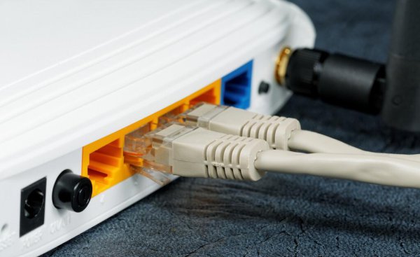 两个路由器连接到同一光猫上怎样设置