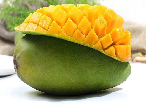 芒果皮上长黑斑了还能吃吗