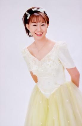 歌手卓依婷活了多少岁