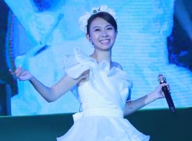 歌手卓依婷活了多少岁