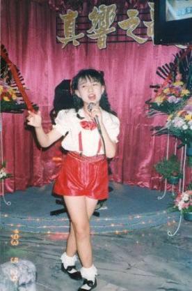 歌手卓依婷活了多少岁