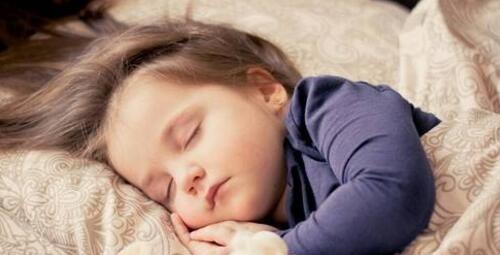 千万不要让小孩和奶奶睡