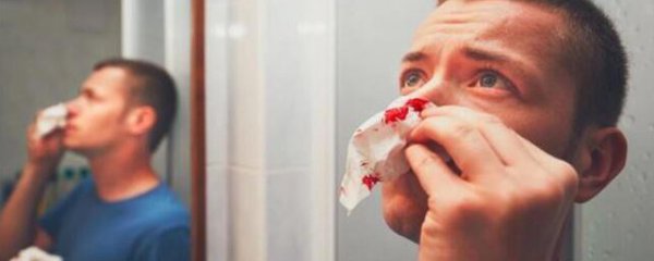 女人梦见自己鼻子流血