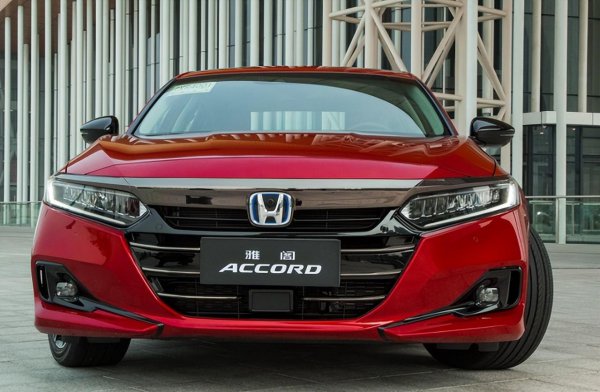 八代雅阁2.0和2.4哪个好值得买