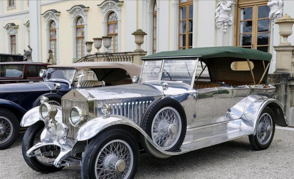 劳斯莱斯是哪国的的品牌汽车