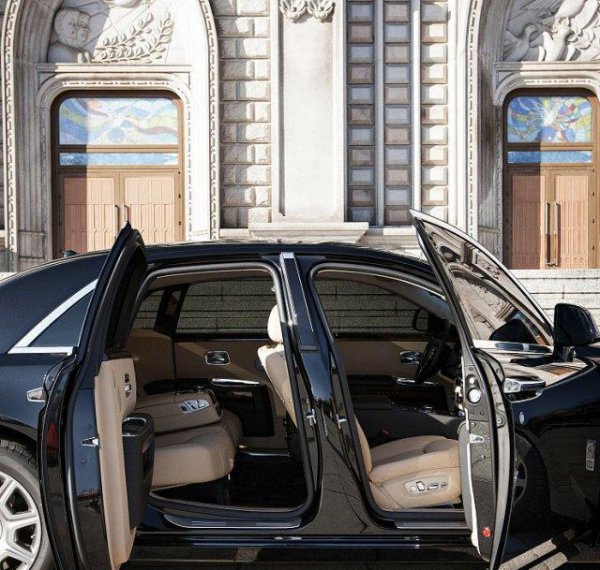 劳斯莱斯是哪国的的品牌汽车