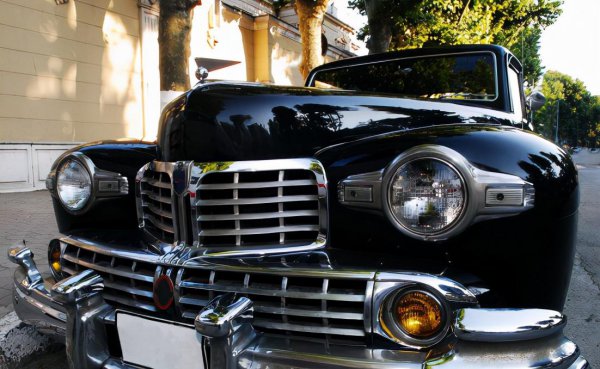 劳斯莱斯是哪国的的品牌汽车