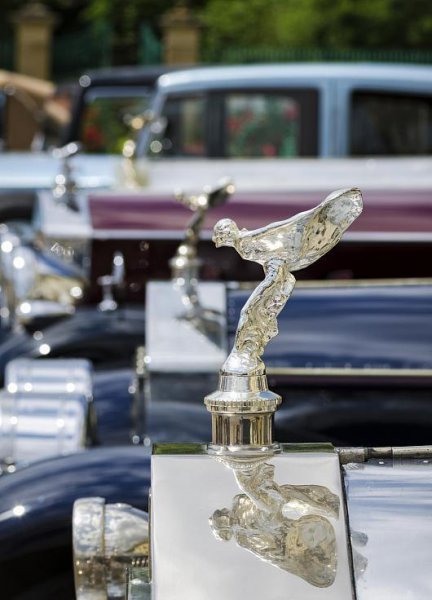 劳斯莱斯是哪国的的品牌汽车