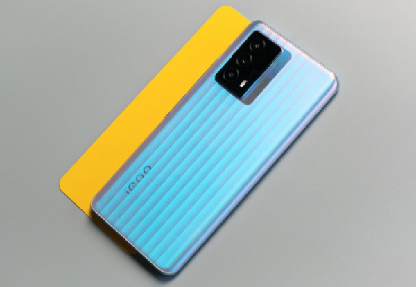 iqooz5和iqooz6的区别