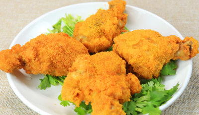 鸡腿炸几分钟才能熟透 怎样才能炸出又嫩又香的鸡腿