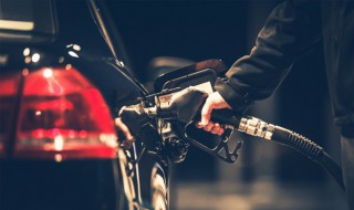 怎么辨别汽油的好坏 辨别汽油的好坏的方法