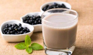 每天喝黑豆浆的好处和坏处 每天喝黑豆浆有哪些好处和坏处