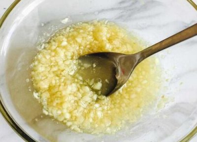 兰花可以用大蒜水浇根杀虫吗 兰花用什么水长根最好