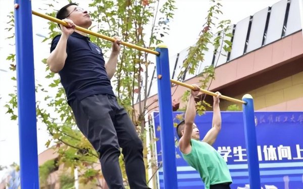 引体向上一个都做不了