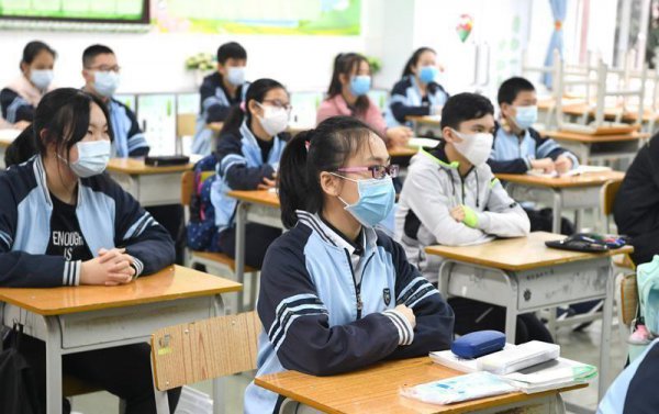 初中生发型标准图片