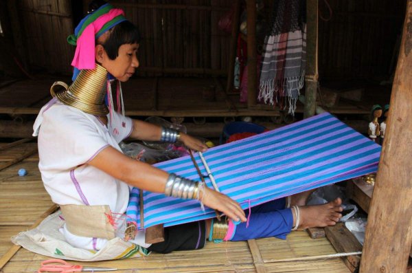 长颈族是哪个国家的民族