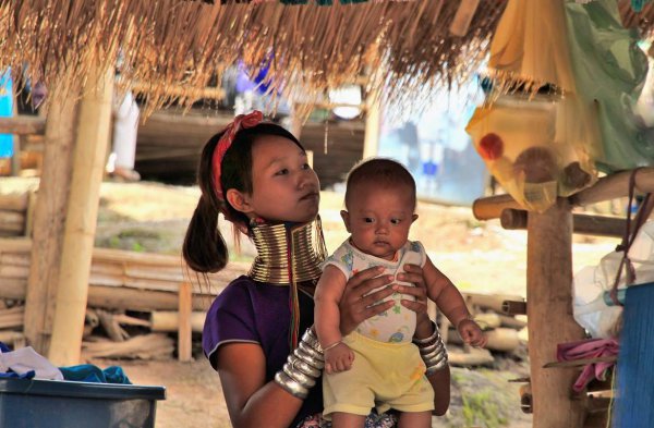 长颈族是哪个国家的民族