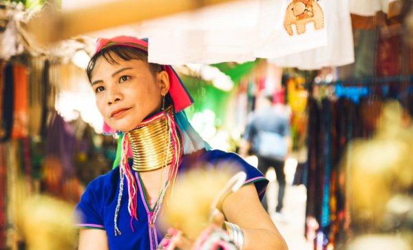 长颈族是哪个国家的民族