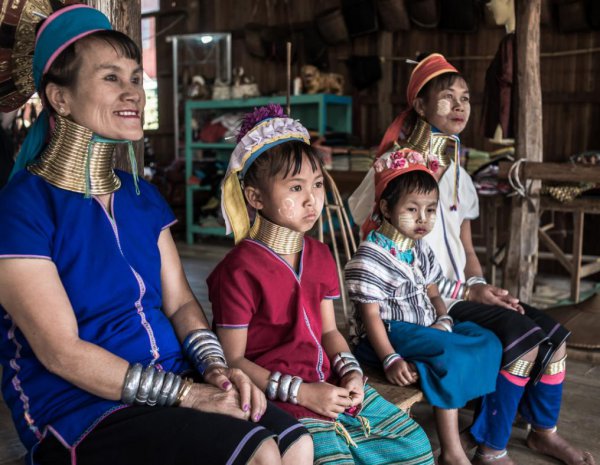 长颈族是哪个国家的民族