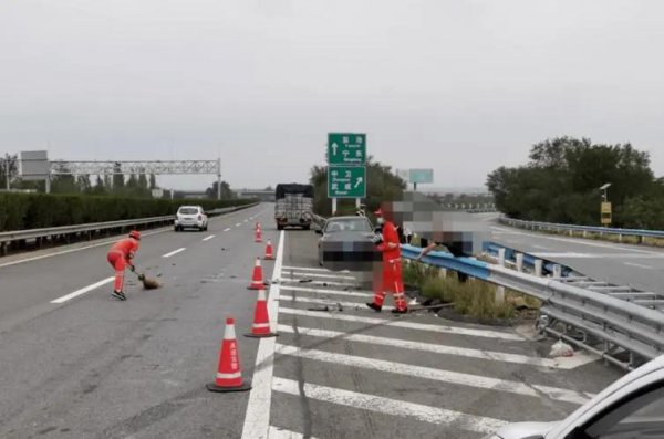 是不是每次踩刹车都要踩离合