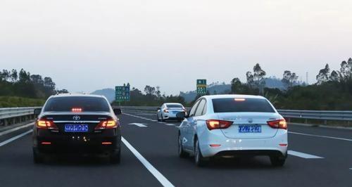 在高速上超大车要注意什么