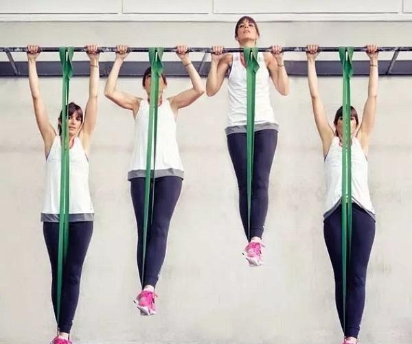 引体向上上不去先练什么动作